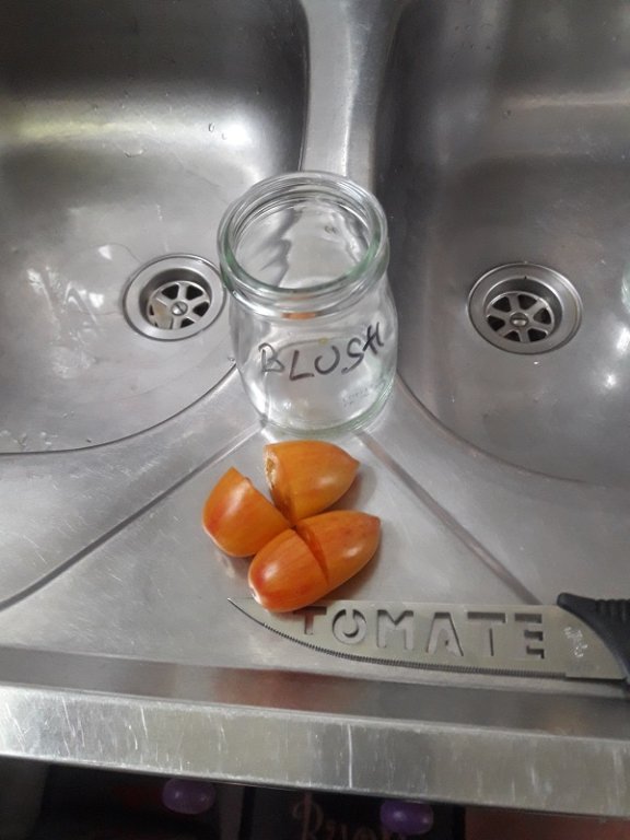 200827 tomates coupées prêtes.jpg