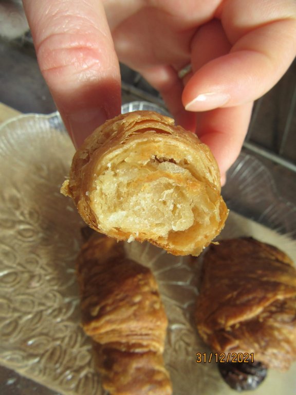 croissant pas cuit.jpeg
