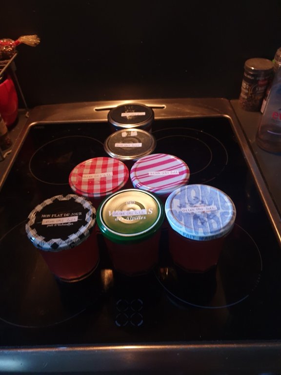 220622 7 pots de gelée GDS.jpg
