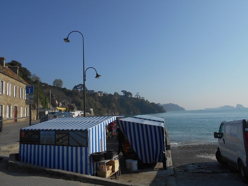 190421 cabanes à Cancale.JPG