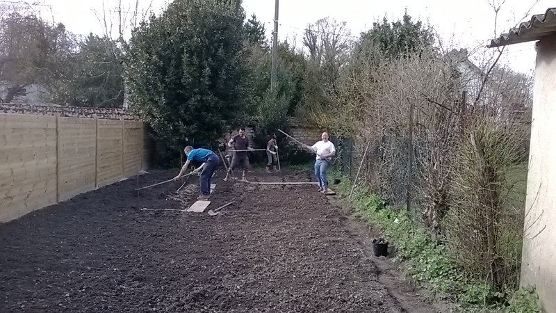 création potager avril 2016 (1).jpg