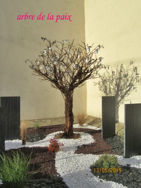 arbre paix.jpg