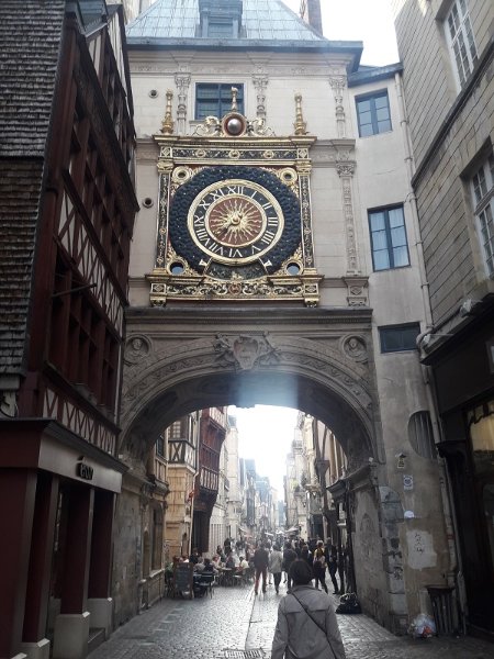 place du gros horloge rouen 140619.jpg